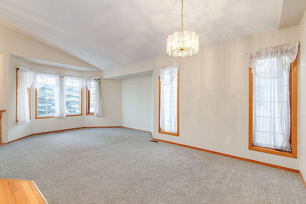 Calgary 5 bedrooms House for rent. Property photo: 480949-3