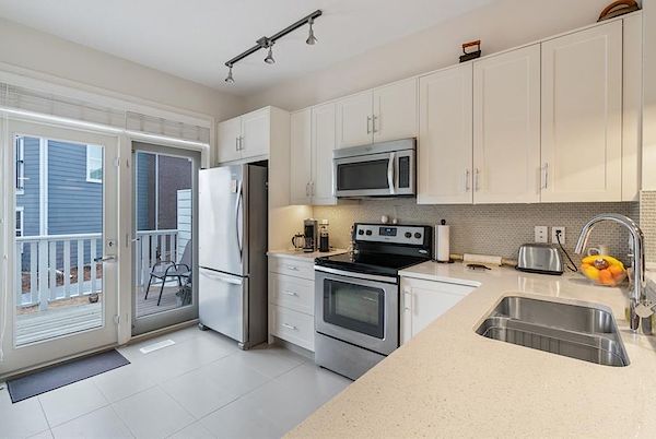 Calgary 2 + Den bedrooms Townhouse for rent. Property photo: 481503-3