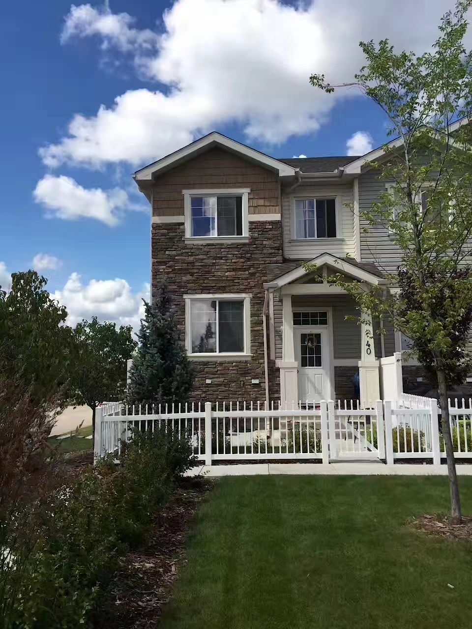 Edmonton 3 bedrooms Townhouse for rent. Property photo: 481674-1