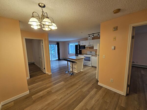Edmonton 2 bedrooms Condo Unit for rent. Property photo: 481803-2