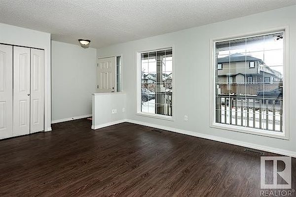 Edmonton 3 bedrooms House for rent. Property photo: 482140-3