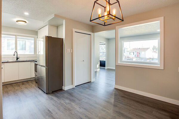 Edmonton 3 bedrooms Basement for rent. Property photo: 482230-3