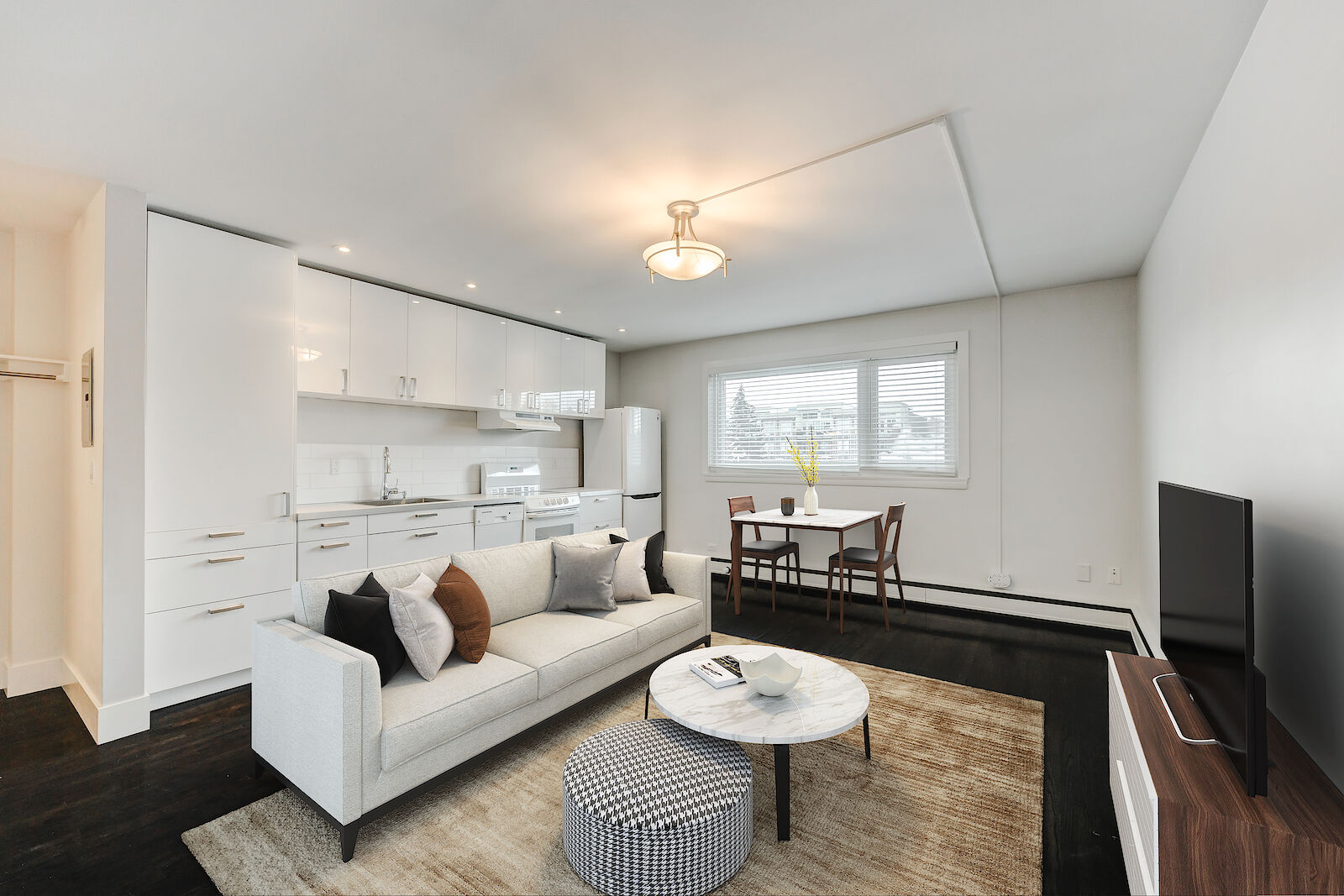 Calgary 1 bedroom Apartment for rent. Property photo: 482644-1