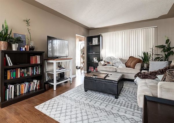 Calgary 3 bedrooms Main Floor for rent. Property photo: 482687-2