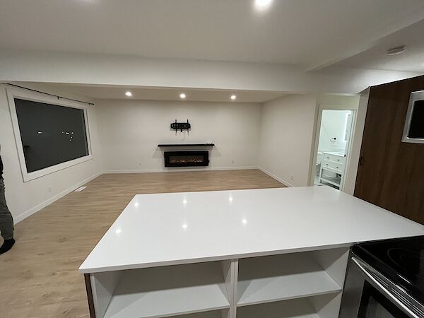 Edmonton 3 bedrooms Main Floor for rent. Property photo: 483402-2