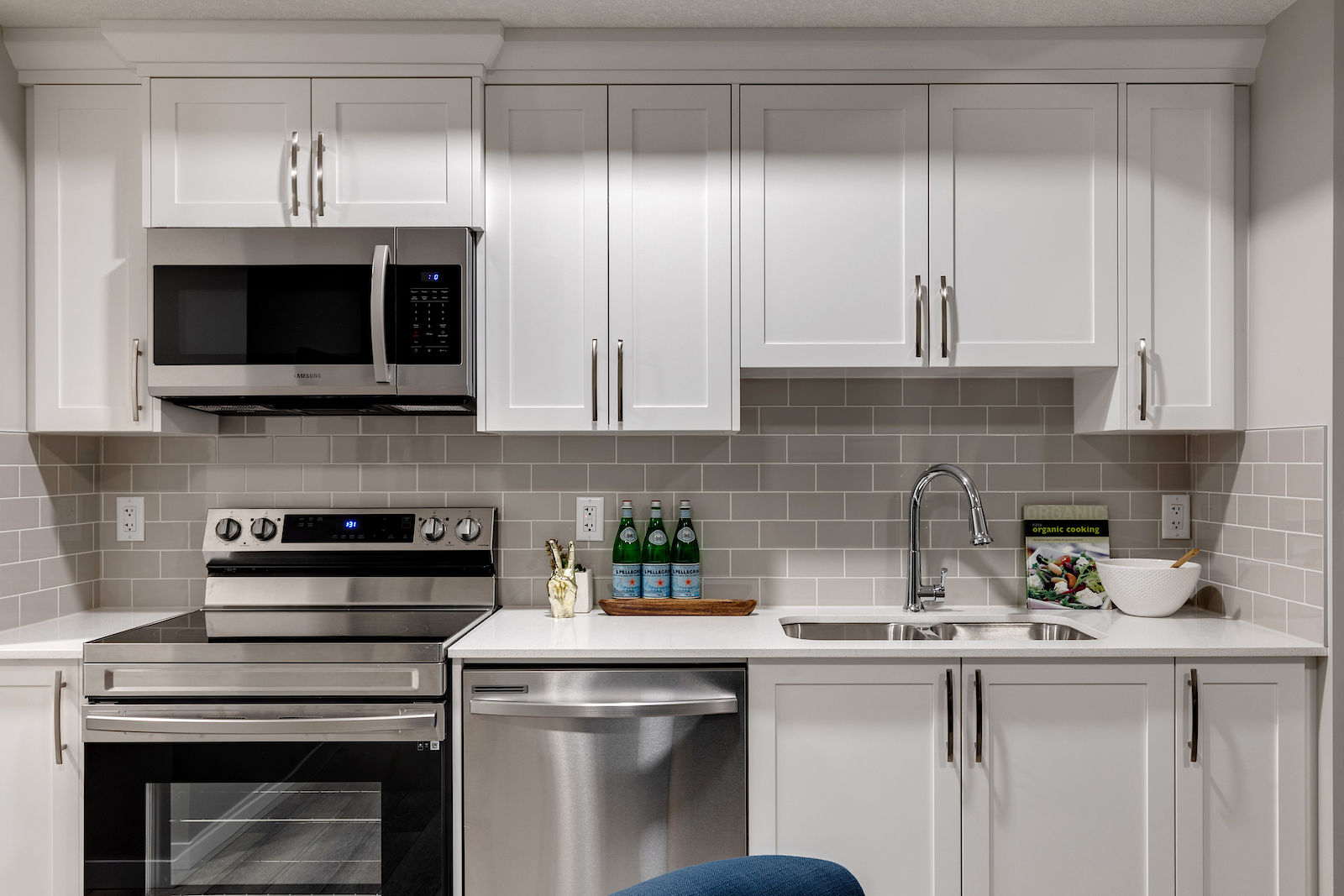 Calgary 2 bedrooms Basement for rent. Property photo: 484440-1