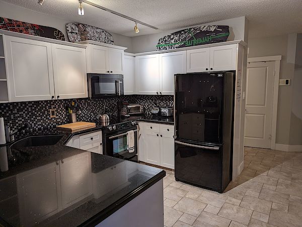 Calgary 2 bedrooms Condo Unit for rent. Property photo: 484528-3