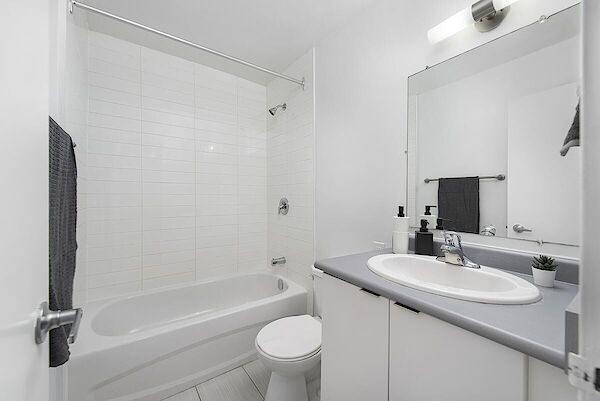 Brampton bachelor bedrooms Apartment for rent. Property photo: 485023-2