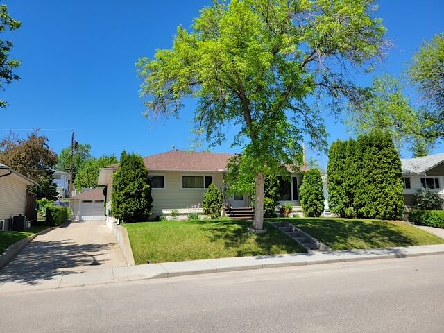 Calgary 3 + Den bedrooms House for rent. Property photo: 485343-1