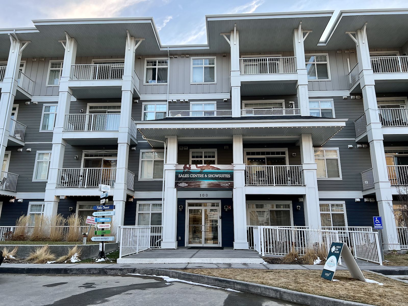 Calgary 2 bedrooms Condo Unit for rent. Property photo: 485861-1