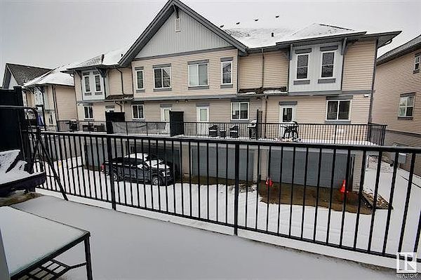 Edmonton 3 + Den bedrooms Townhouse for rent. Property photo: 486122-2