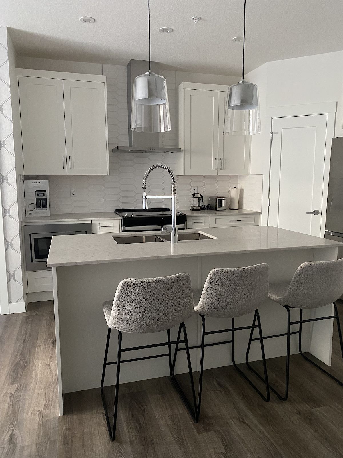 Calgary 2 bedrooms Condo Unit for rent. Property photo: 486198-1