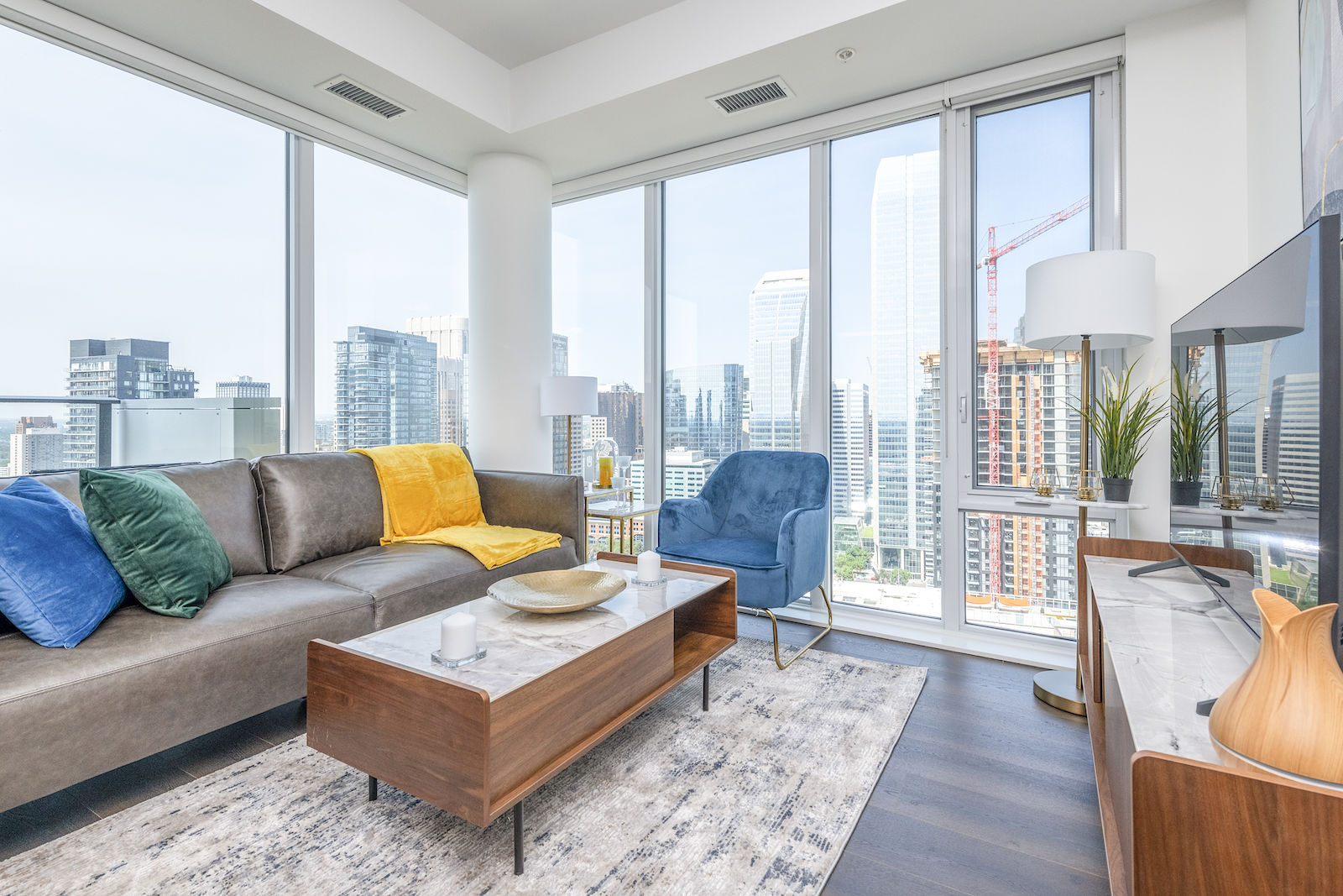 Calgary 2 bedrooms Condo Unit for rent. Property photo: 486268-1