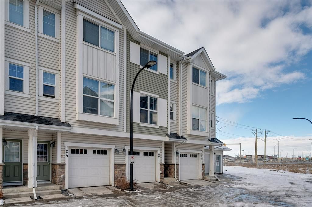 Calgary 2 bedrooms Townhouse for rent. Property photo: 487113-1