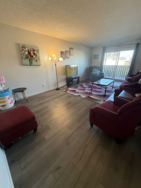 Calgary 3 bedrooms Townhouse for rent. Property photo: 487783-2