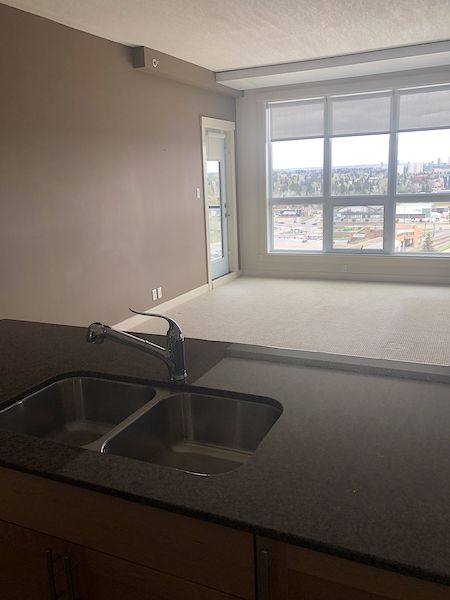 Calgary 1 bedroom Condo Unit for rent. Property photo: 488123-3
