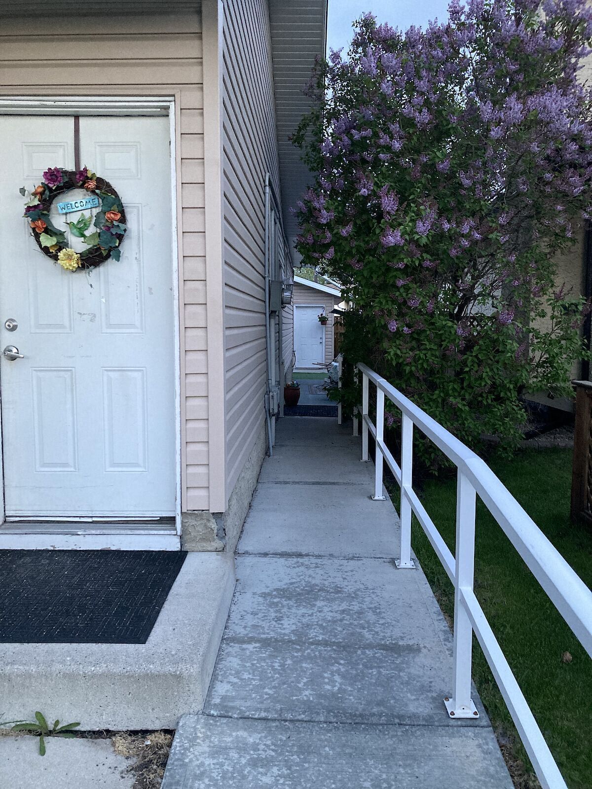 Calgary 2 bedrooms Basement for rent. Property photo: 488181-1