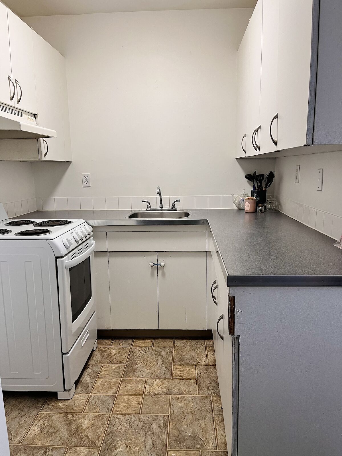 Edmonton 2 bedrooms Apartment for rent. Property photo: 488238-1