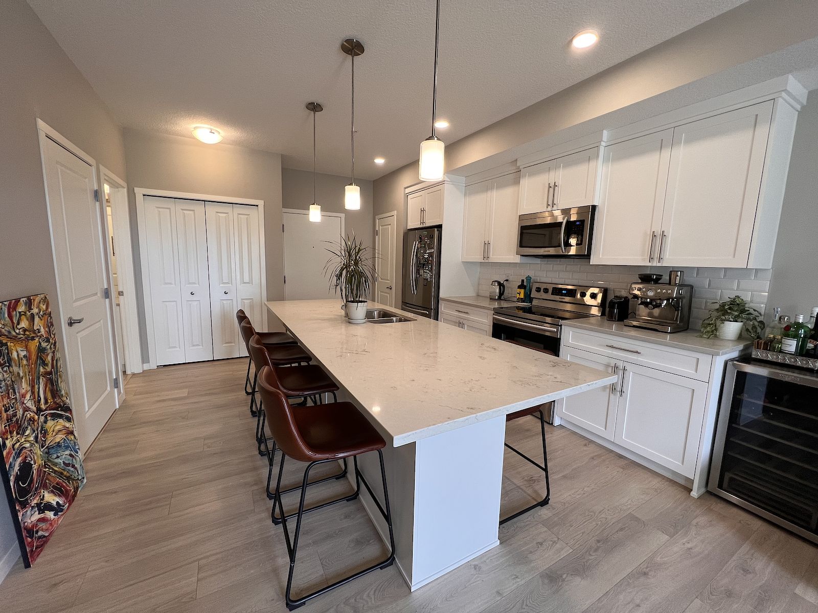 Calgary 2 bedrooms Condo Unit for rent. Property photo: 488343-1