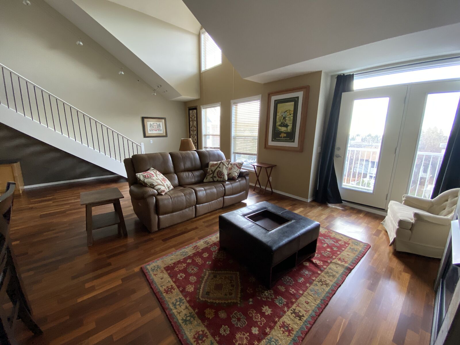 Calgary 1 bedroom Condo Unit for rent. Property photo: 488380-1