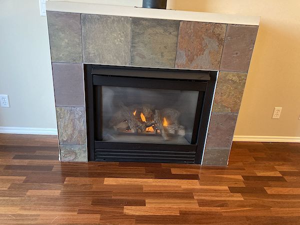 Gas+Fireplace+-+fuel+included Calgary 1 bedroom Condo Unit for rent. Property photo: 488380-3