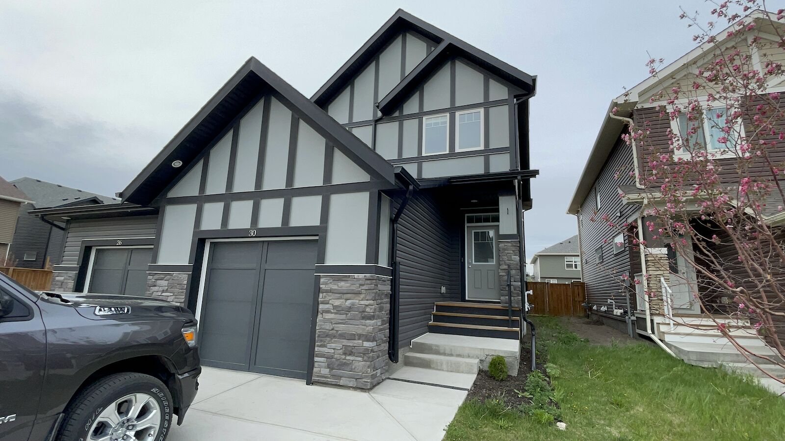 Calgary 4 bedrooms House for rent. Property photo: 488665-1