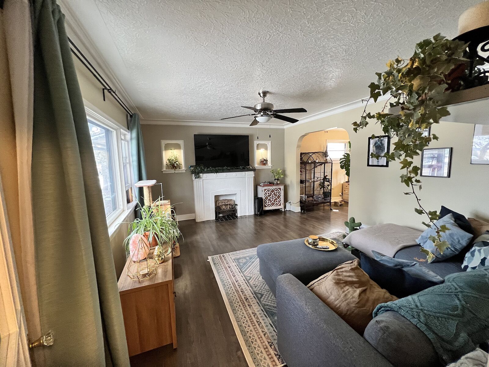 Calgary 2 bedrooms Main Floor for rent. Property photo: 489119-1