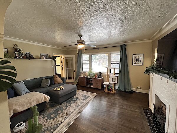 Calgary 2 bedrooms Main Floor for rent. Property photo: 489119-2