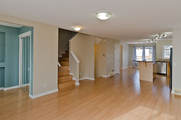 Calgary 3 + Den bedrooms House for rent. Property photo: 489143-2