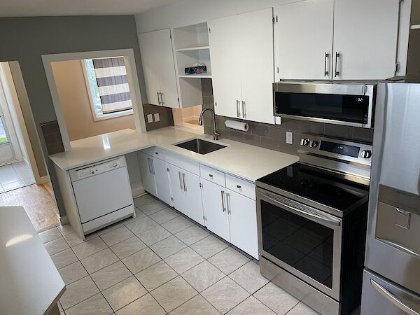 Calgary 3 bedrooms House for rent. Property photo: 489177-2