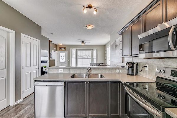 Airdrie 3 bedrooms Townhouse for rent. Property photo: 489258-2