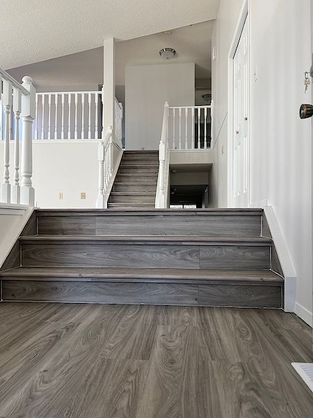 Calgary 5 + Den bedrooms House for rent. Property photo: 489617-3