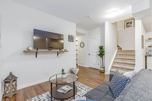 Calgary 1 bedroom Basement for rent. Property photo: 490310-2