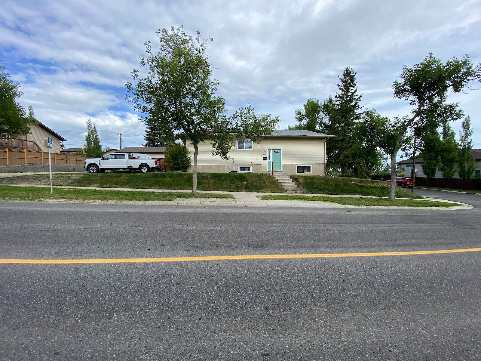 Calgary 3 bedrooms Main Floor for rent. Property photo: 490587-1