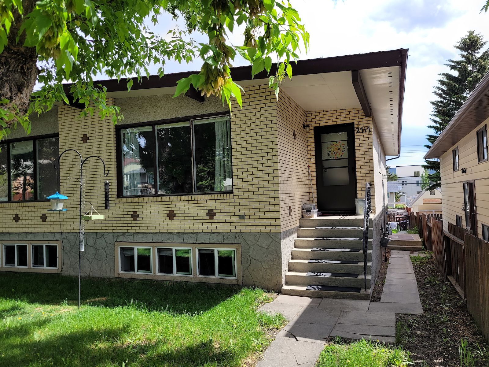 Calgary 2 bedrooms Main Floor for rent. Property photo: 490939-1