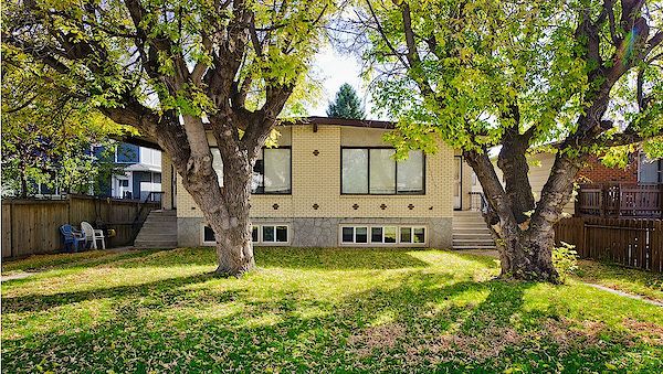 Beautiful+trees+at+front Calgary 2 bedrooms Main Floor for rent. Property photo: 490939-2