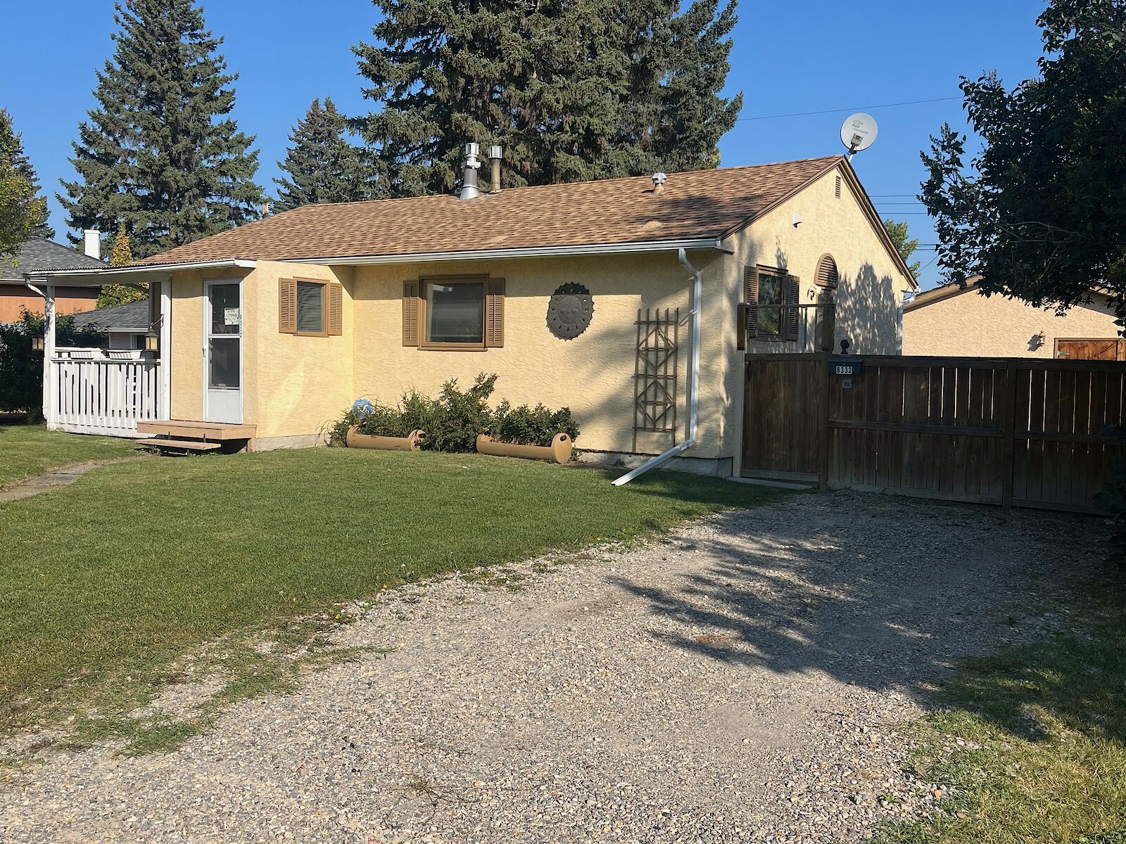 Calgary 2 bedrooms House for rent. Property photo: 490969-1