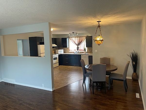 Calgary 3 bedrooms Main Floor for rent. Property photo: 491476-3