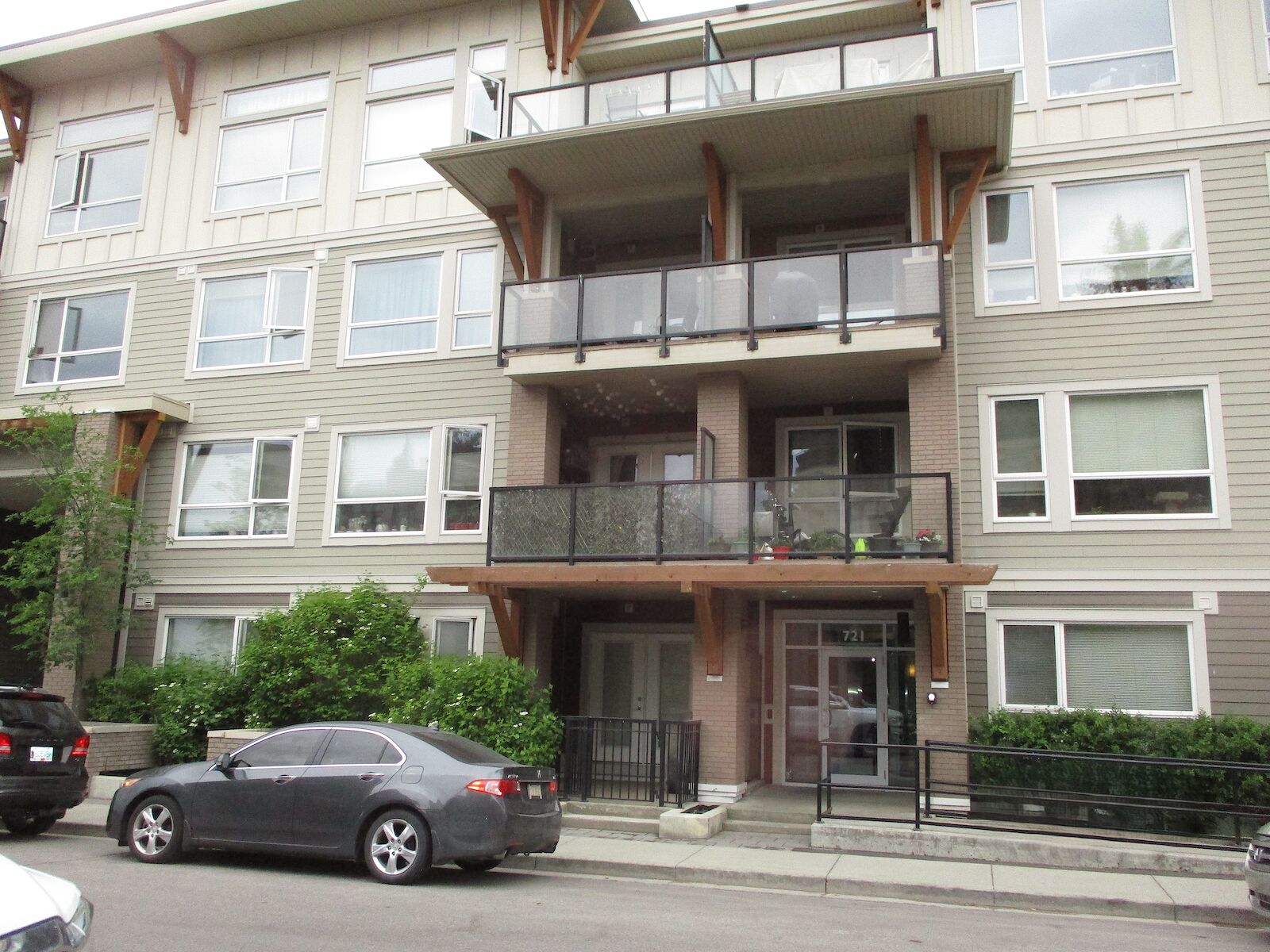 Calgary 1 bedroom Condo Unit for rent. Property photo: 491512-1