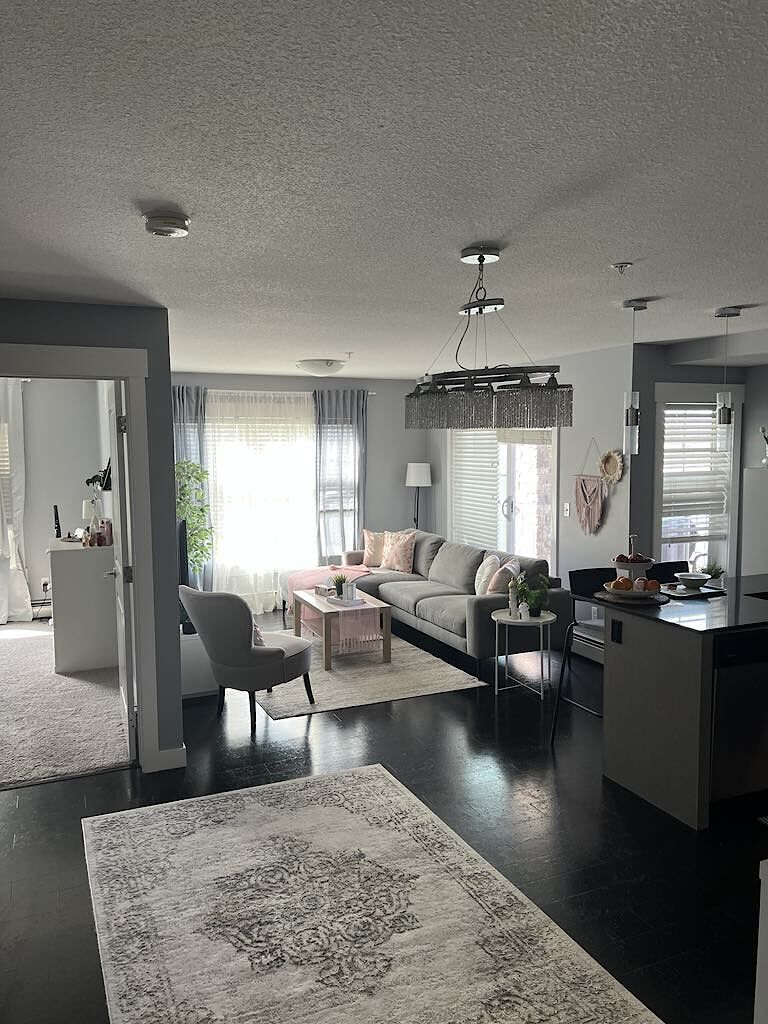 Living+room Calgary 2 bedrooms Condo Unit for rent. Property photo: 491632-1