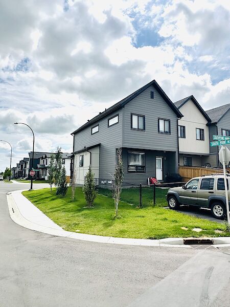 Airdrie 3 + Den bedrooms Townhouse for rent. Property photo: 491770-3