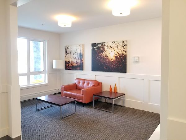 Calgary 2 bedrooms Condo Unit for rent. Property photo: 491999-2