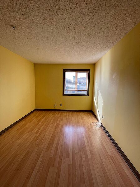 Edmonton 2 bedrooms Condo Unit for rent. Property photo: 492070-2