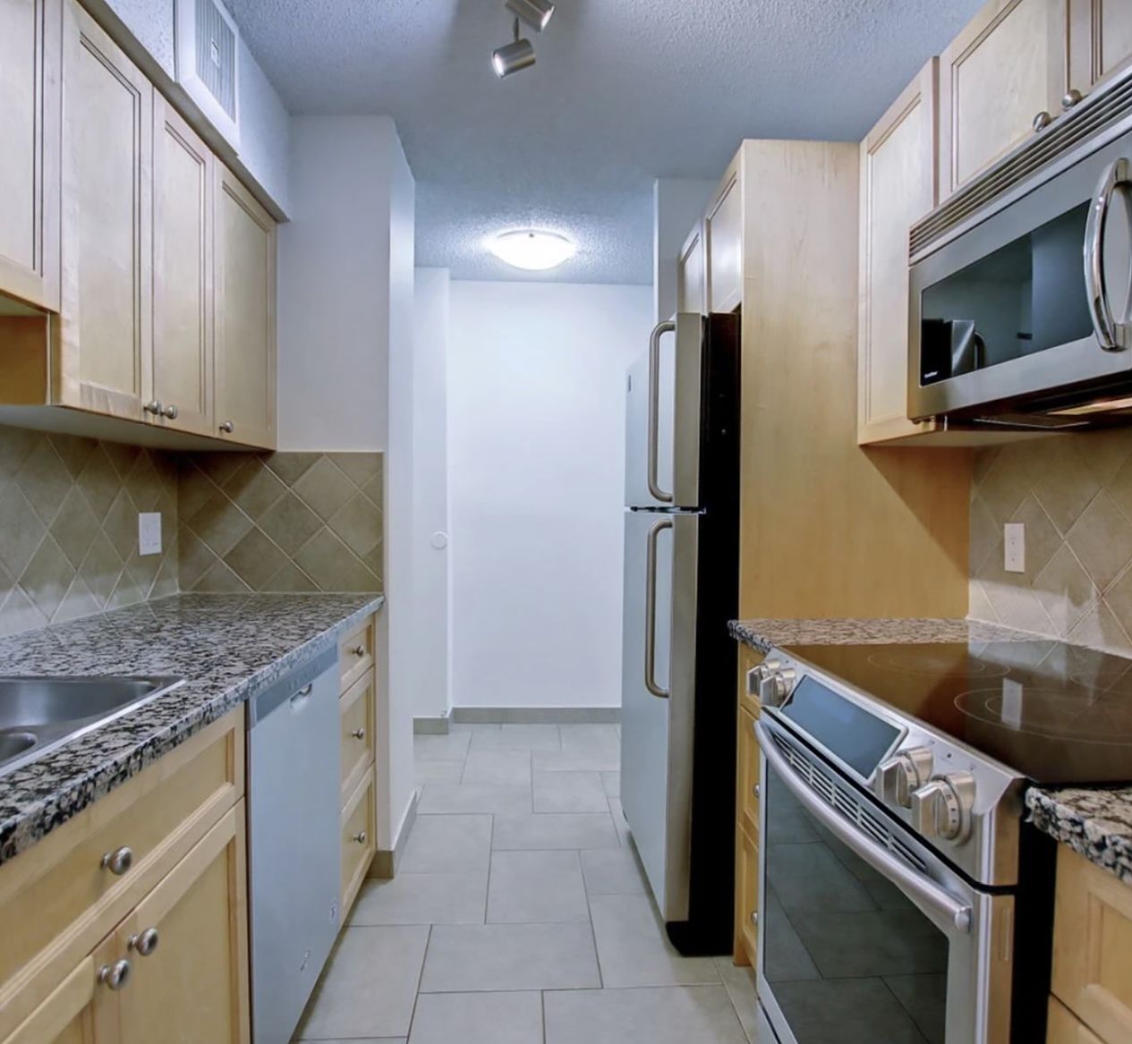 Calgary 2 bedrooms Apartment for rent. Property photo: 492247-1