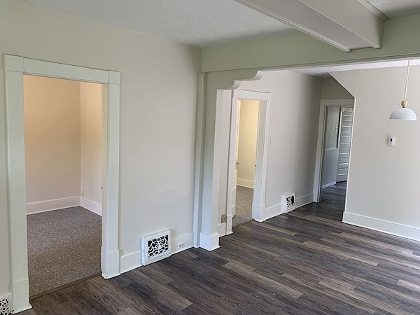 Calgary 2 + Den bedrooms House for rent. Property photo: 492309-3