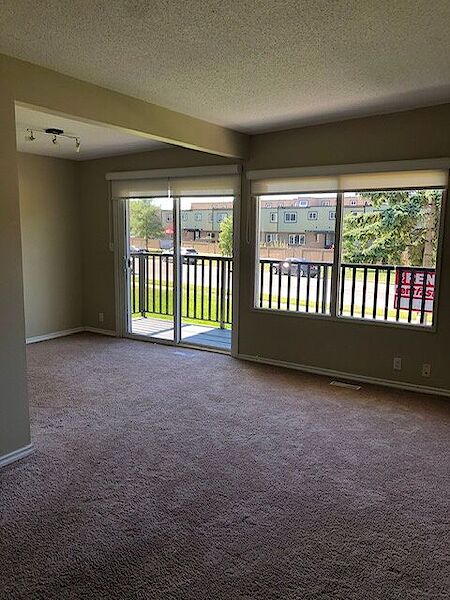 Calgary 2 bedrooms Main Floor for rent. Property photo: 492414-2