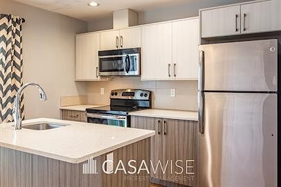 Edmonton 2 + Den bedrooms Townhouse for rent. Property photo: 492800-1