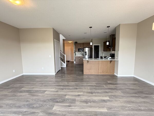 Edmonton 3 bedrooms Duplex for rent. Property photo: 493612-3