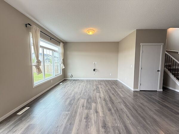 Edmonton 3 bedrooms Duplex for rent. Property photo: 493612-2