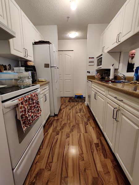 Calgary 2 bedrooms Apartment for rent. Property photo: 493802-2